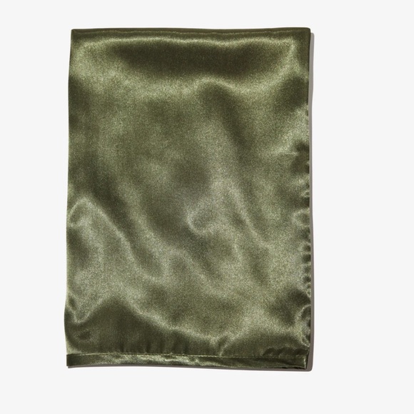 Silked four leaf clover satin pillow case - Picture 5 of 10